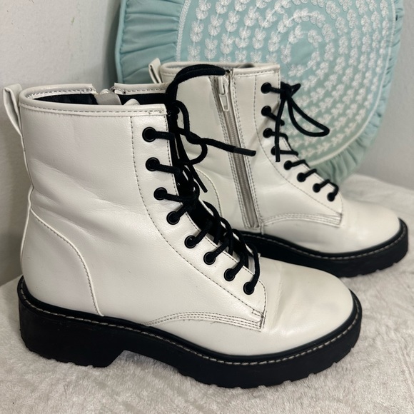 White Combat Boots Madden Girl size 7.5 - Picture 3 of 4